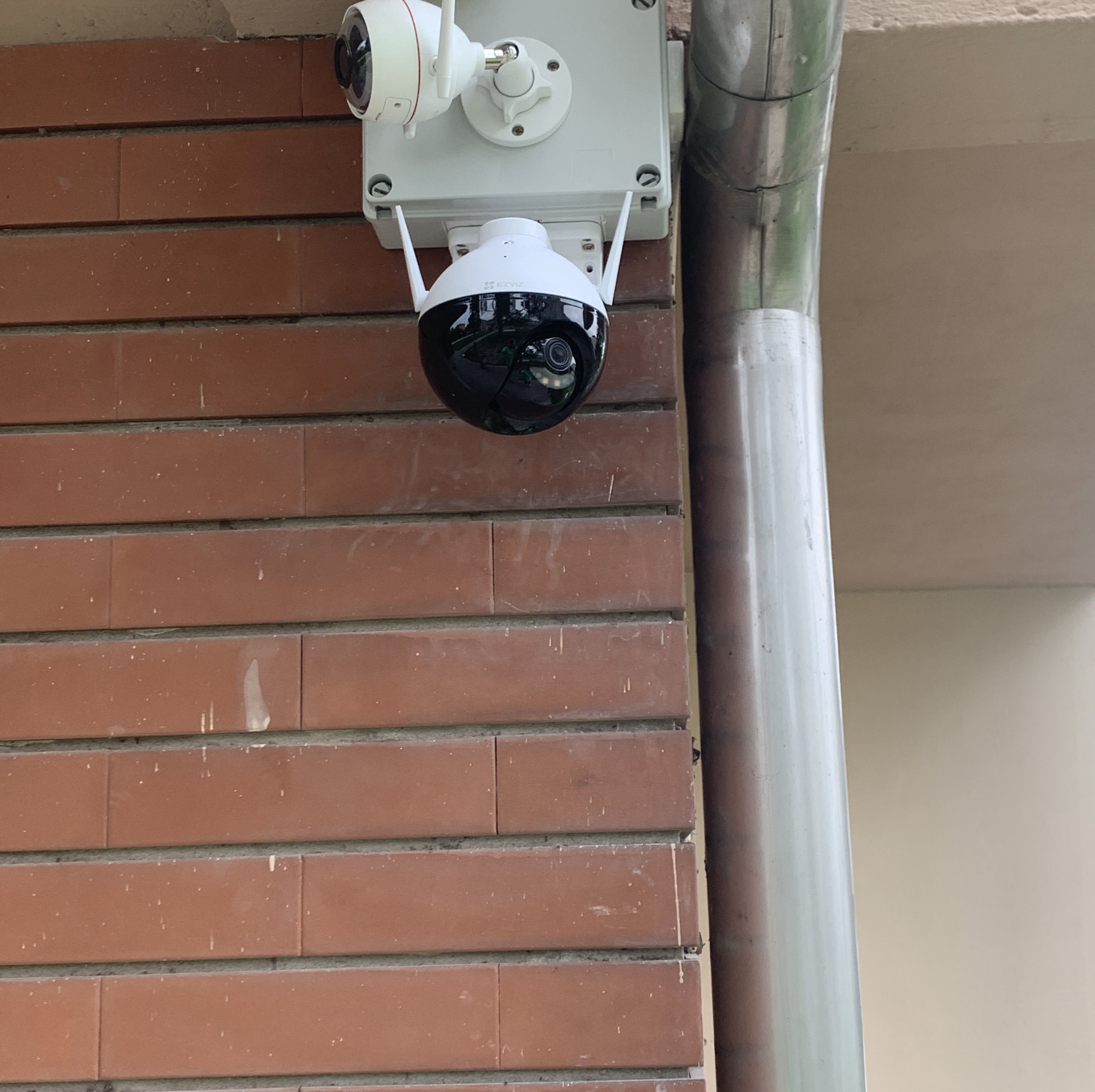 RSRICERCASVILUPPO CONTROLLO ACCESSI E TELECAMERA